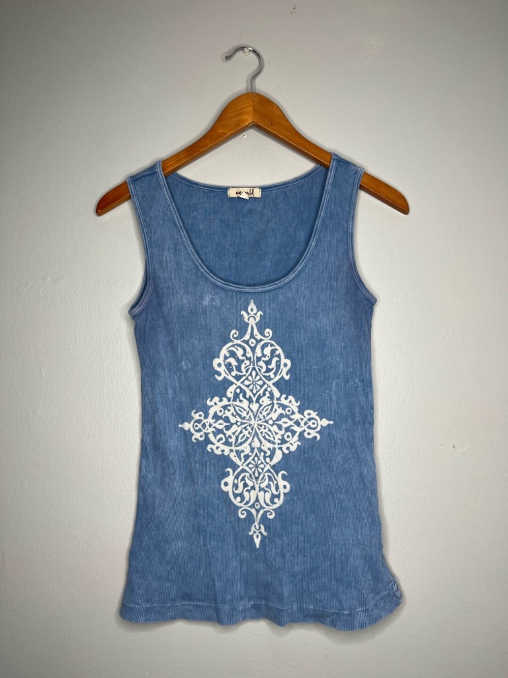 ONE WORLD Y2K Ribbed Blue Scoop Neck Tank Bedazzled Faded Form Fitting Tank